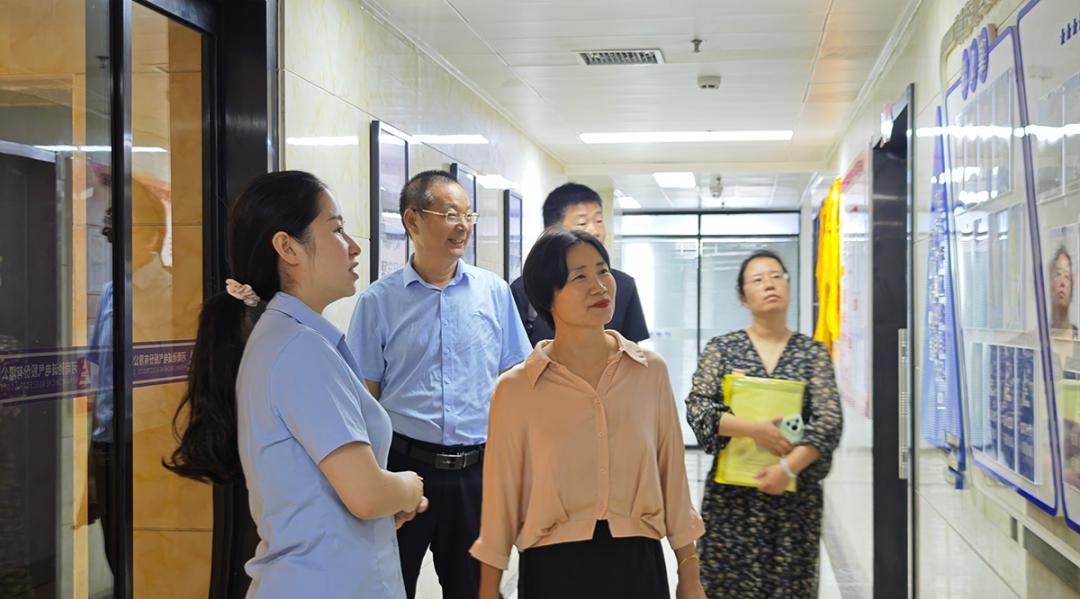 熱烈歡迎河南省電器工業(yè)協(xié)會領(lǐng)導(dǎo)一行蒞臨馳誠電氣考察指導(dǎo)